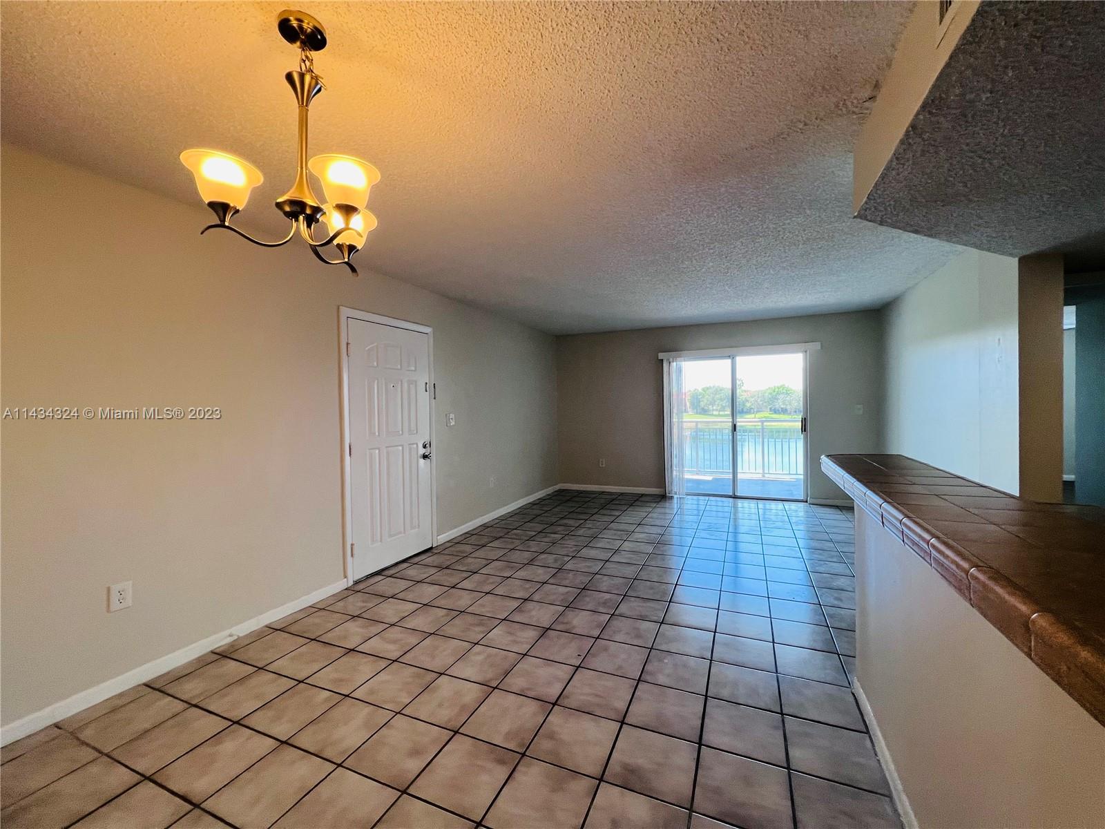 LE CLUB AT OLD CUTLER CON - Residential Lease