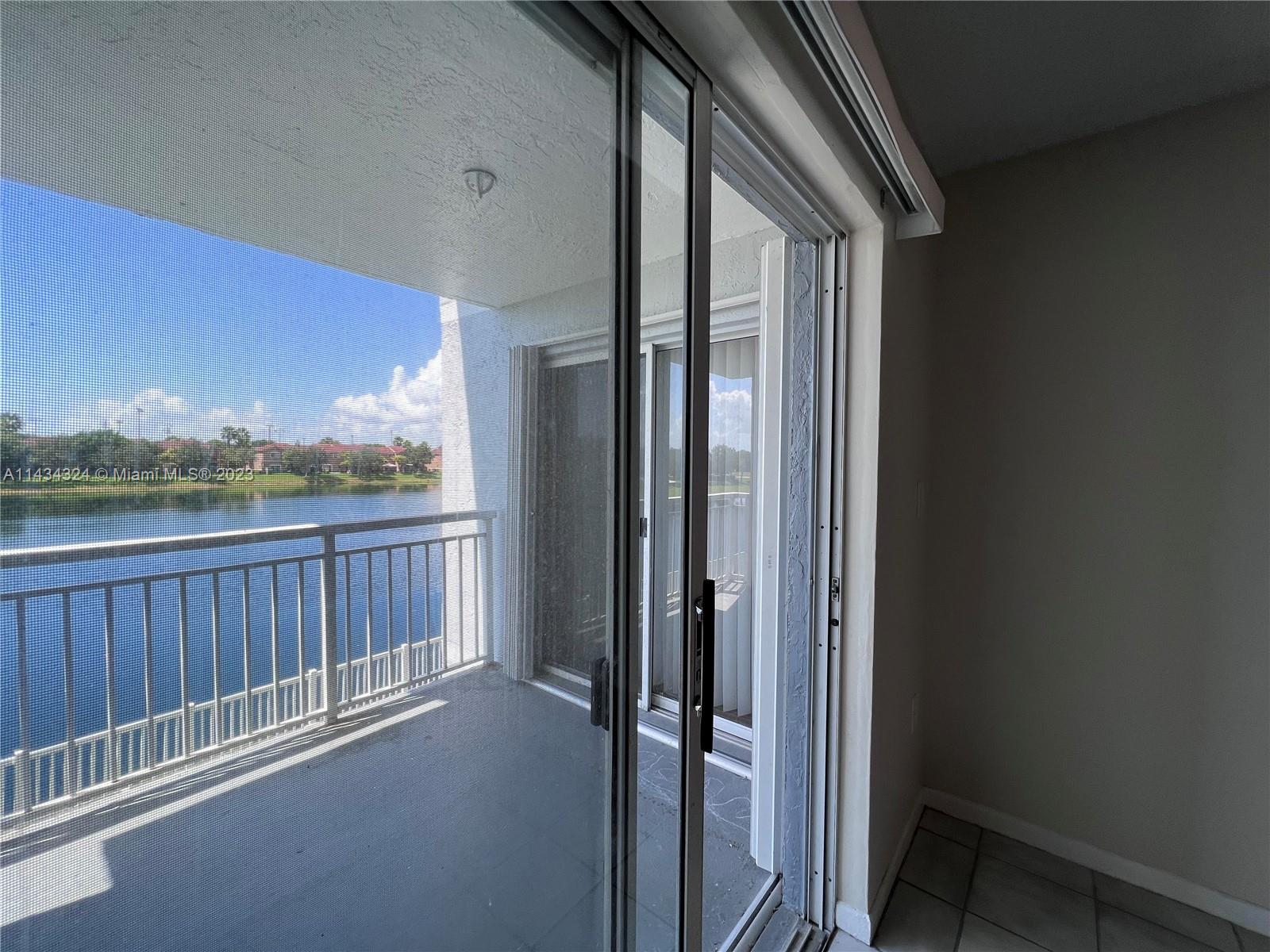 LE CLUB AT OLD CUTLER CON - Residential Lease