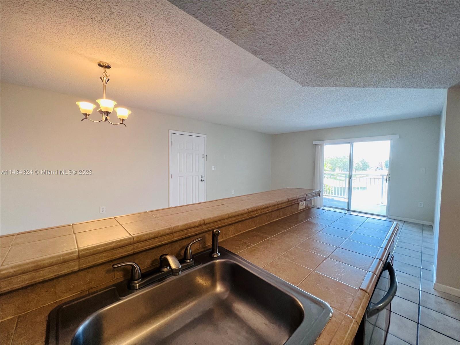 LE CLUB AT OLD CUTLER CON - Residential Lease