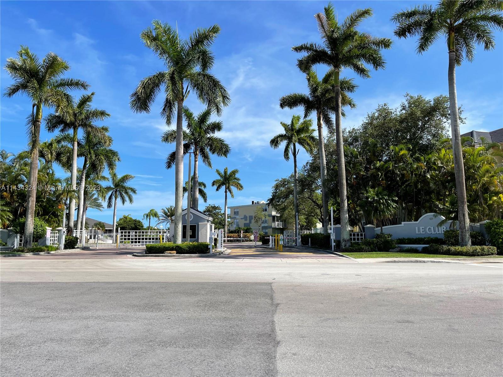 LE CLUB AT OLD CUTLER CON - Residential Lease