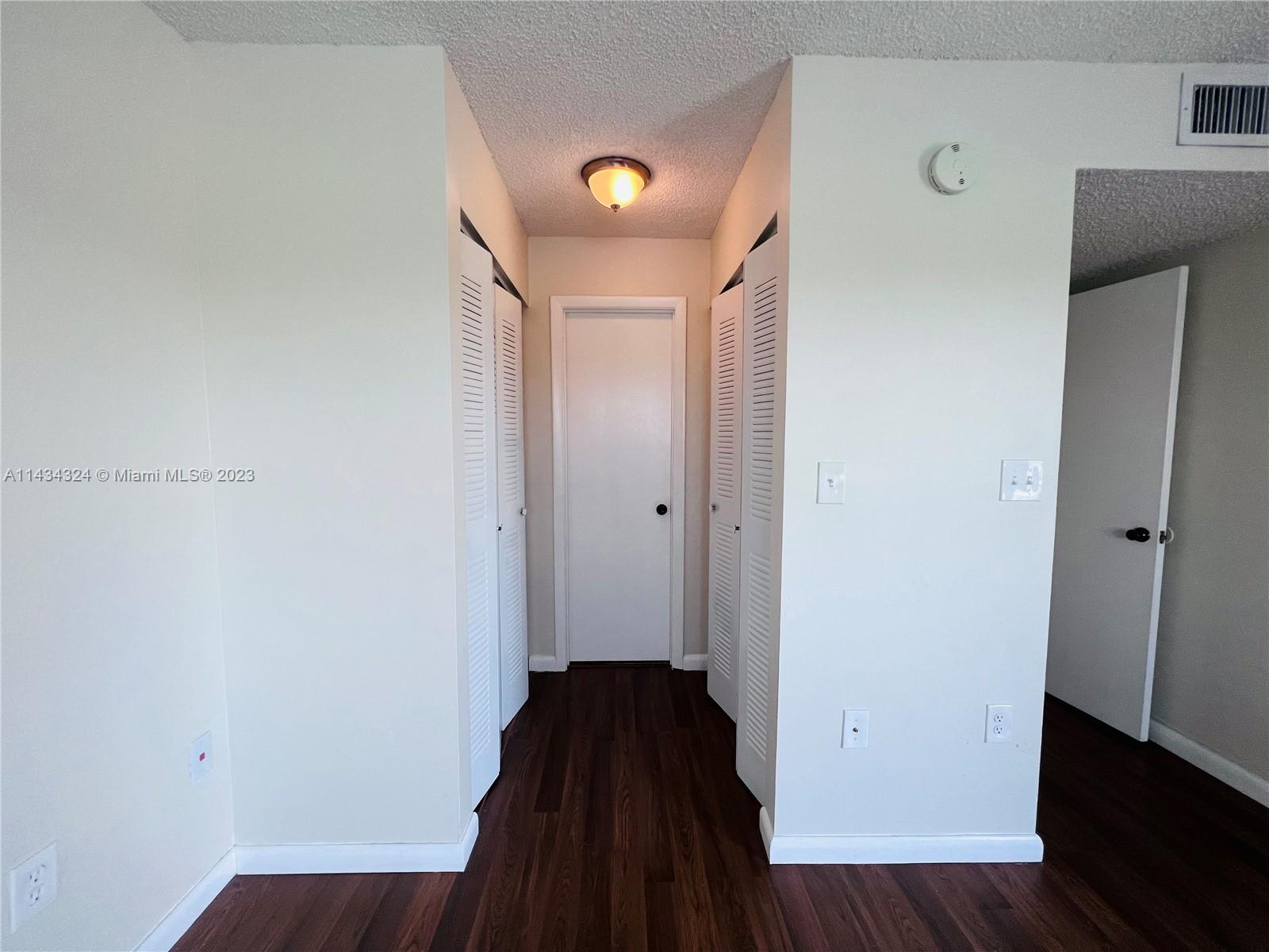 LE CLUB AT OLD CUTLER CON - Residential Lease