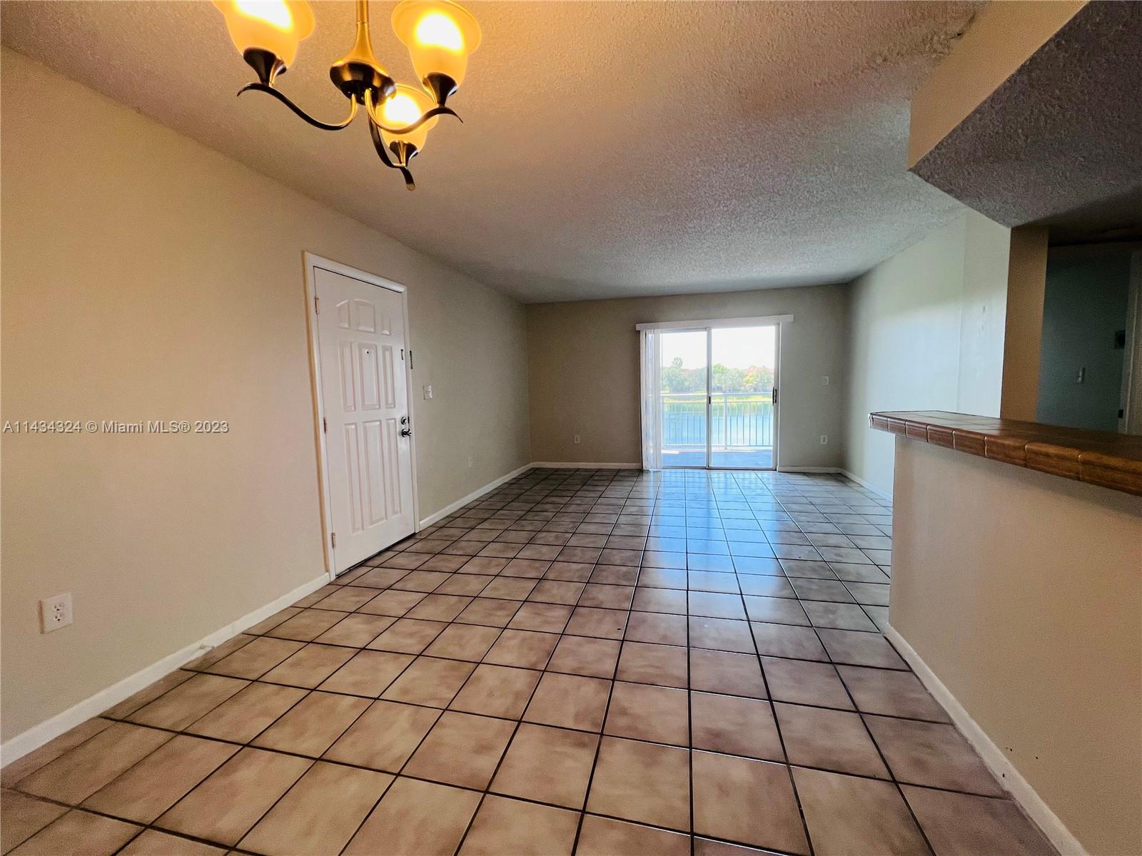 LE CLUB AT OLD CUTLER CON - Residential Lease