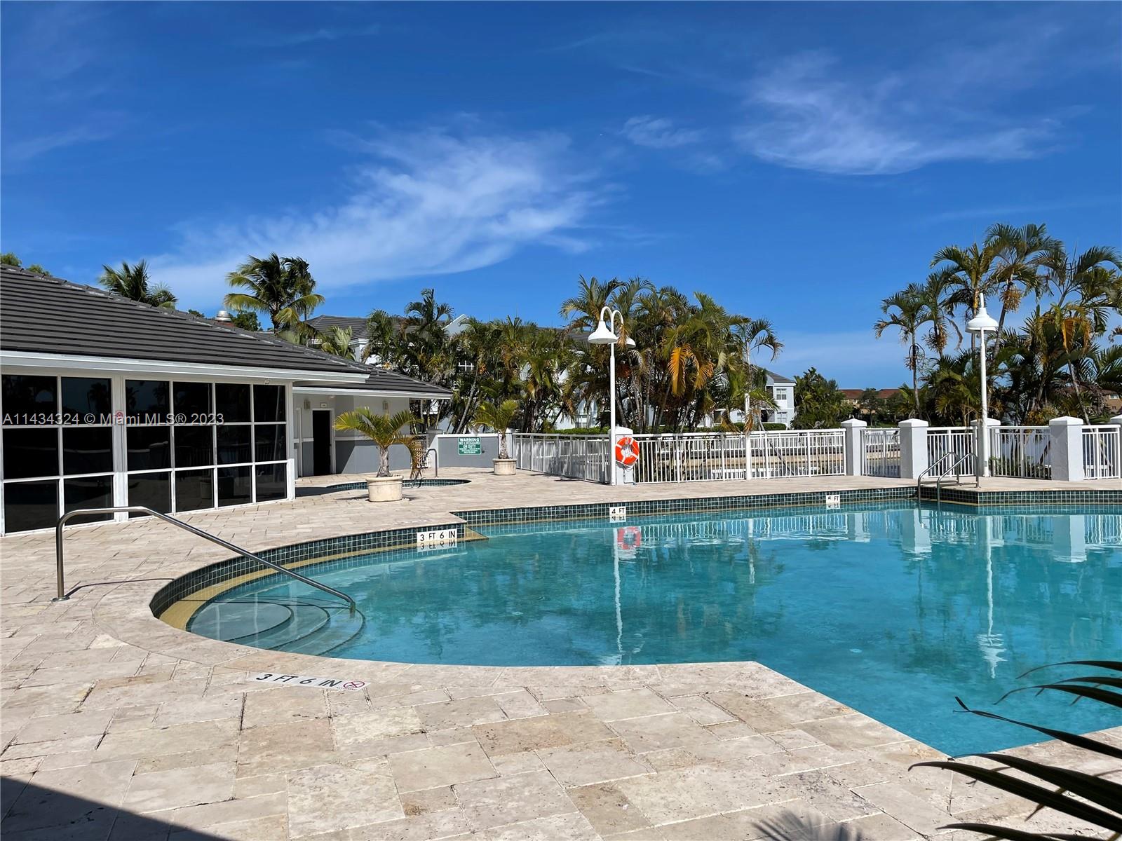 LE CLUB AT OLD CUTLER CON - Residential Lease