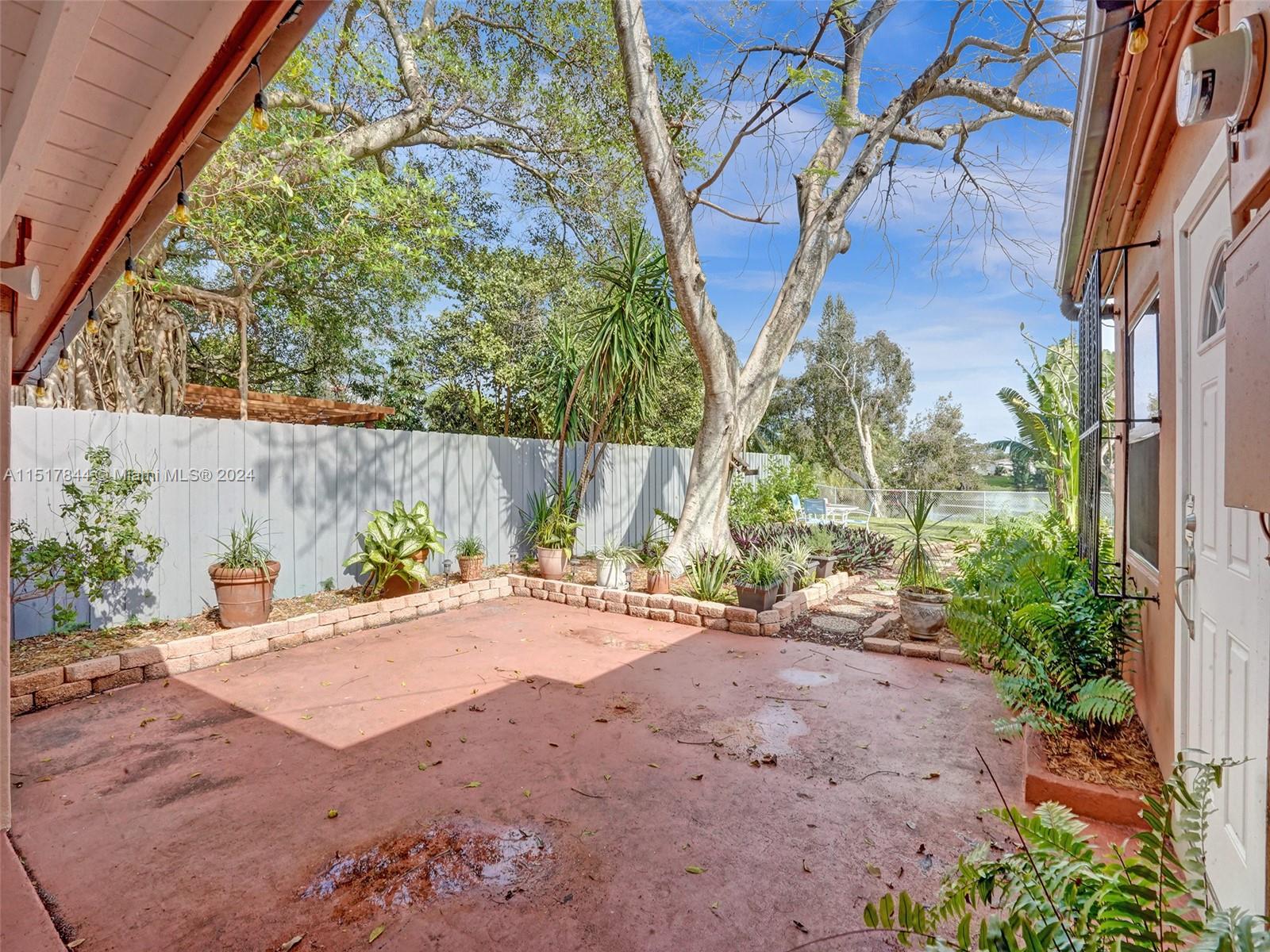 LAKE FOREST SEC 4 - Residential