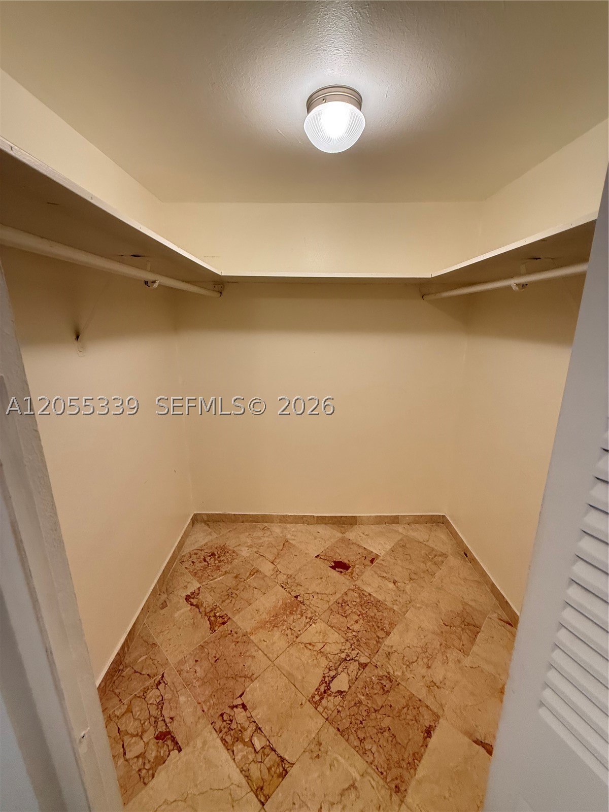 CRESTVIEW TOWERS CONDO - Residential Lease