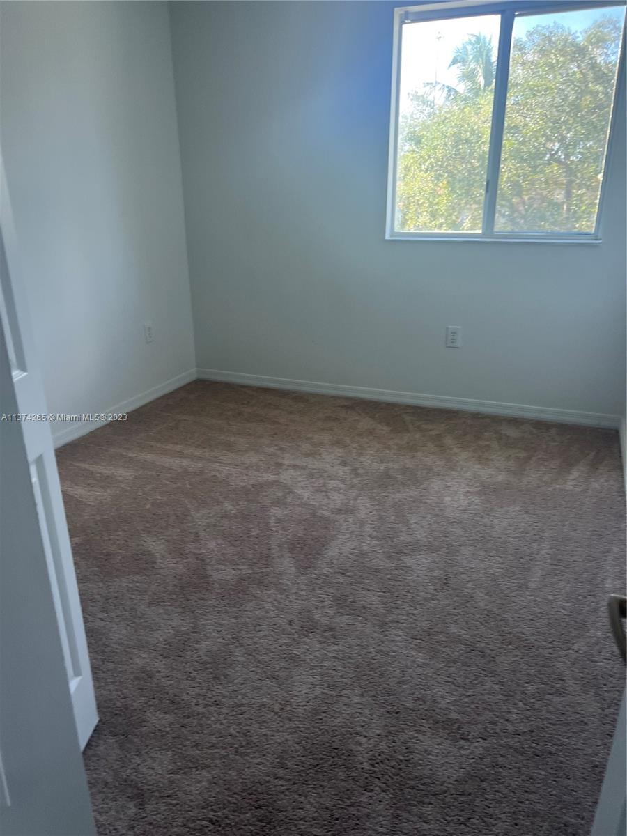 COUNTRY CLUB VILLAS TH CO - Residential
