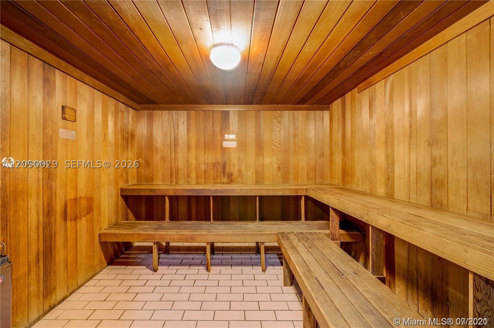 HALLMARK OF HOLLYWOOD CON - Residential Lease