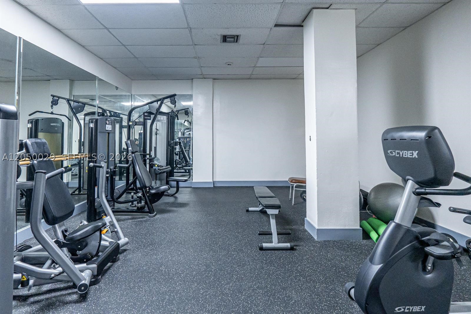 HALLMARK OF HOLLYWOOD CON - Residential Lease