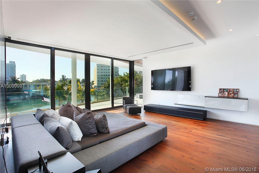 SURPRISE POINT - Residential