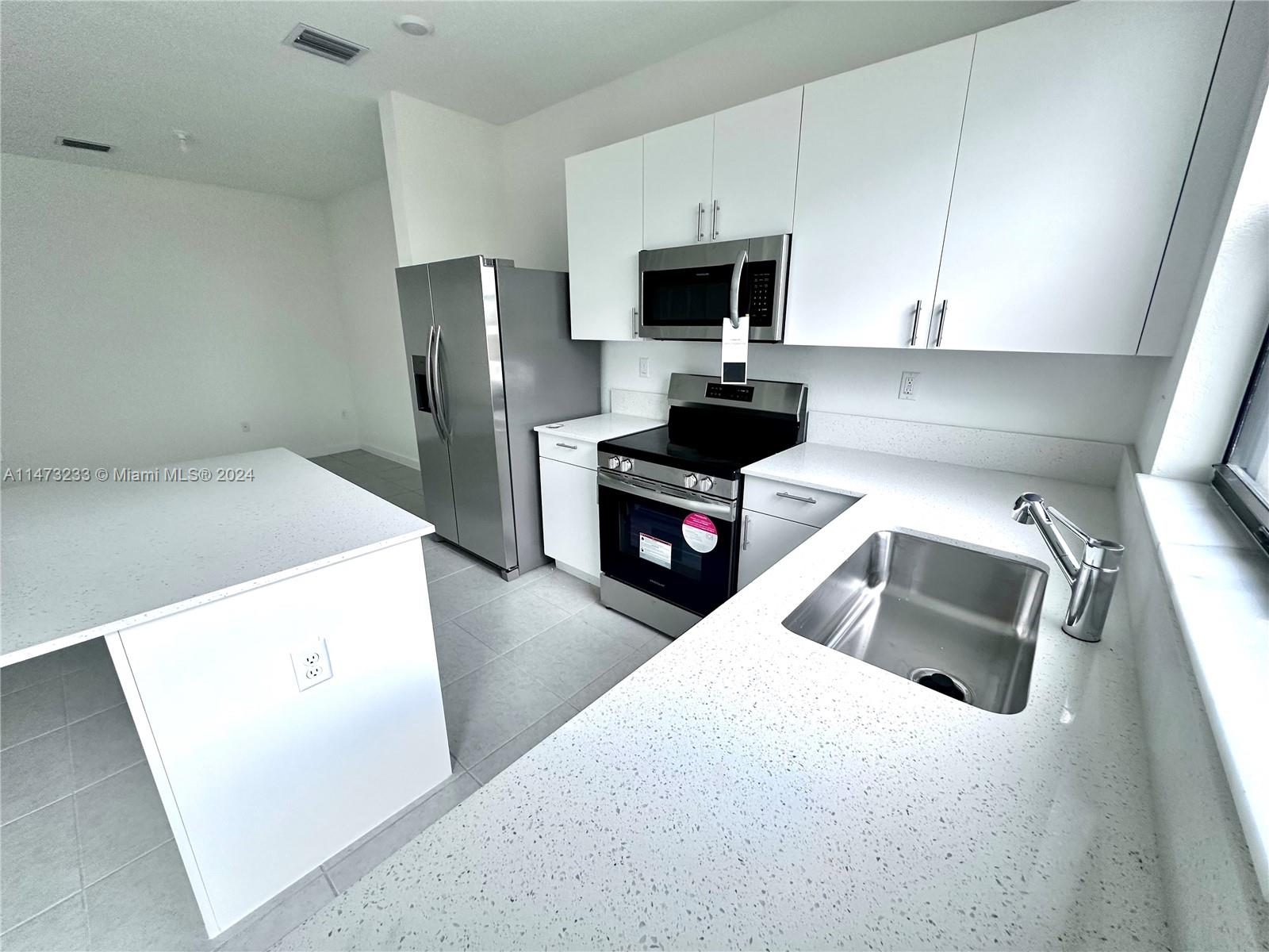 SIENNA RESERVE - Residential Lease