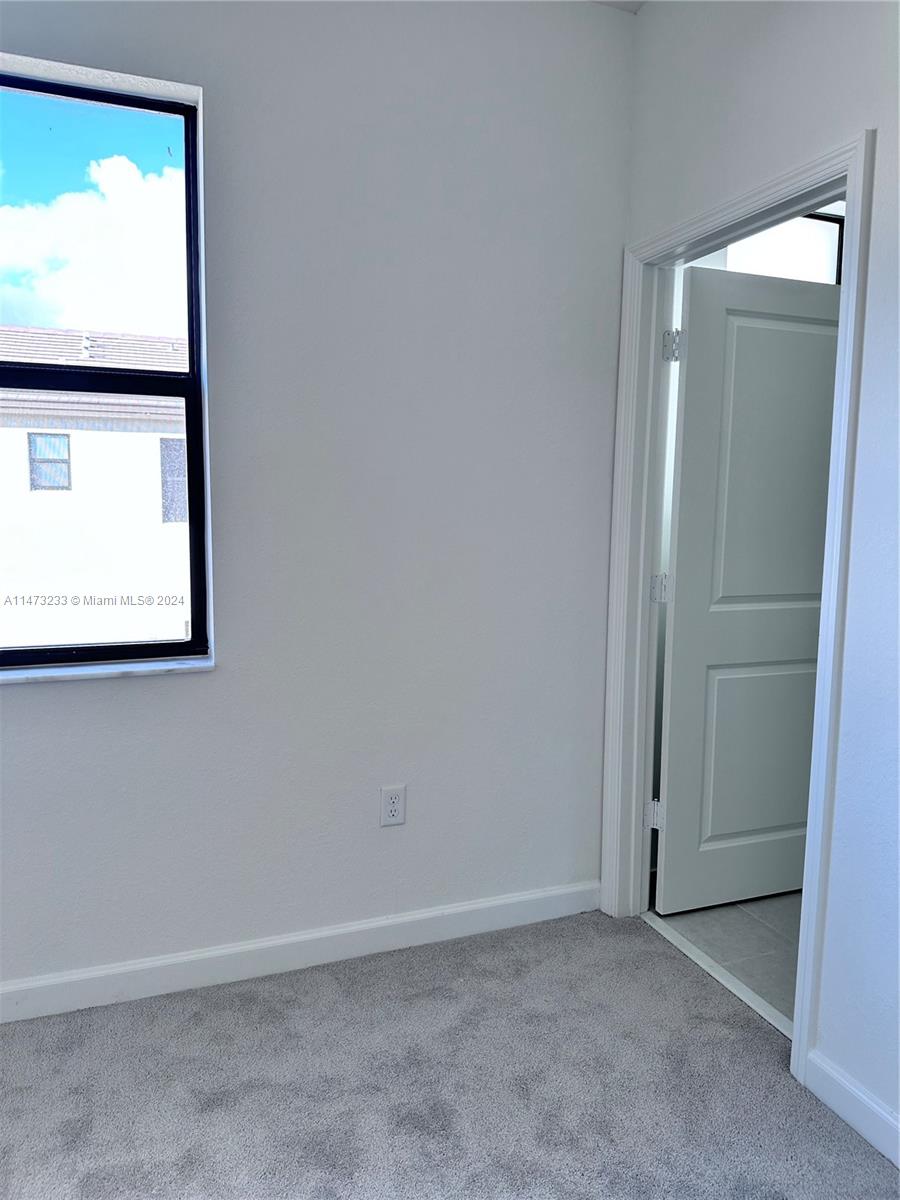 SIENNA RESERVE - Residential Lease