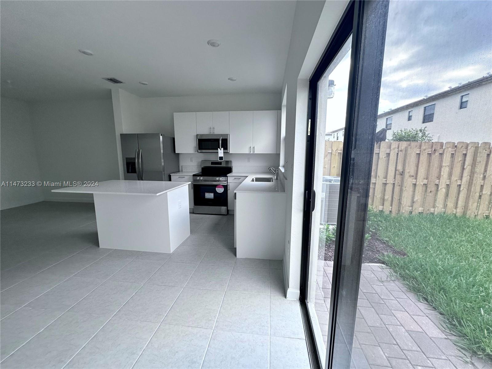 SIENNA RESERVE - Residential Lease