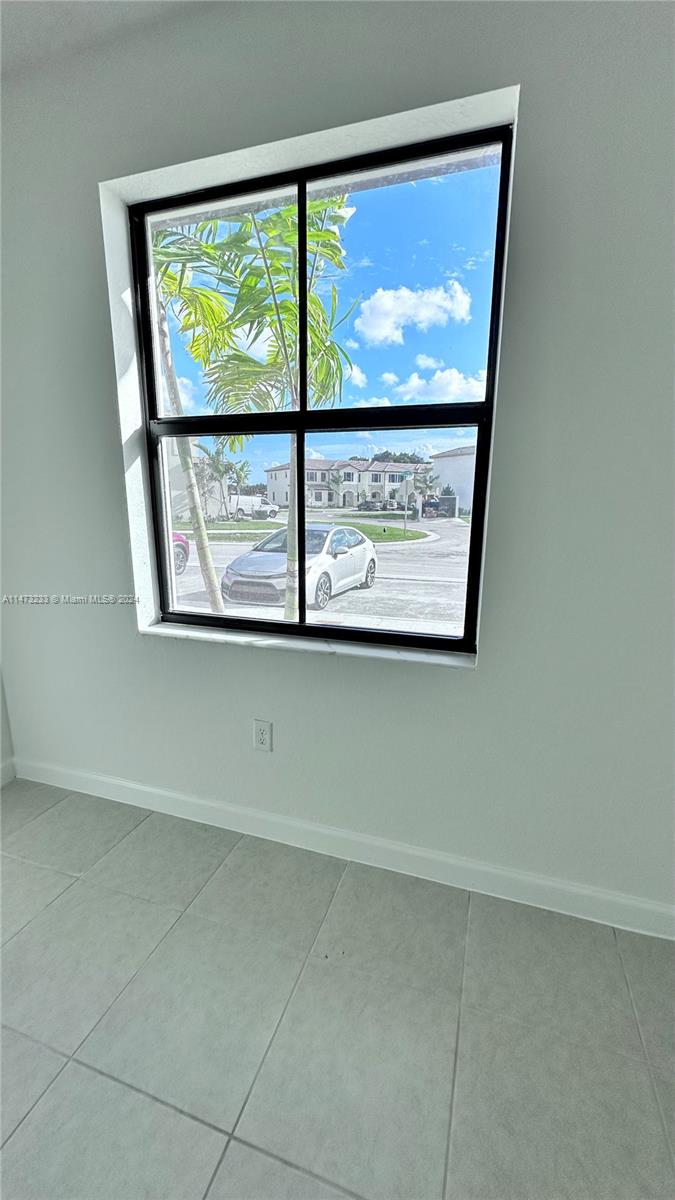 SIENNA RESERVE - Residential Lease