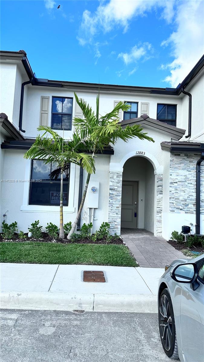 SIENNA RESERVE - Residential Lease