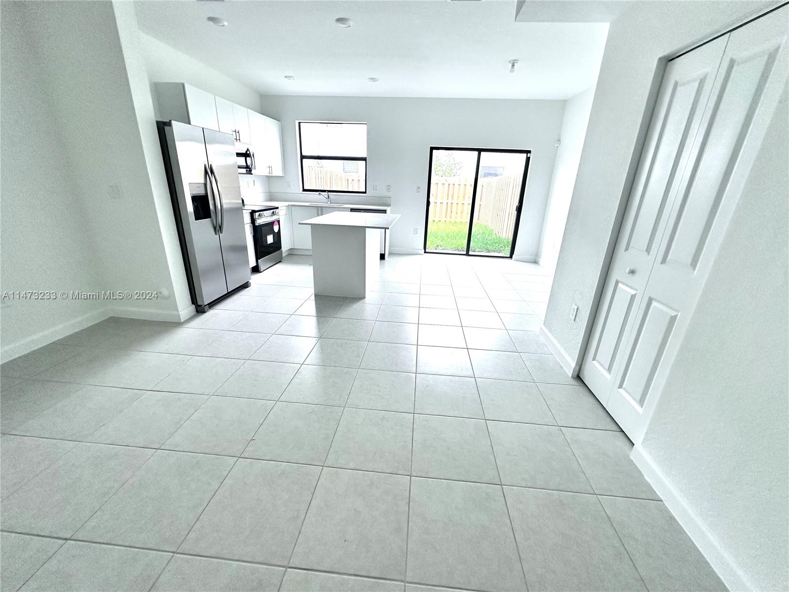 SIENNA RESERVE - Residential Lease