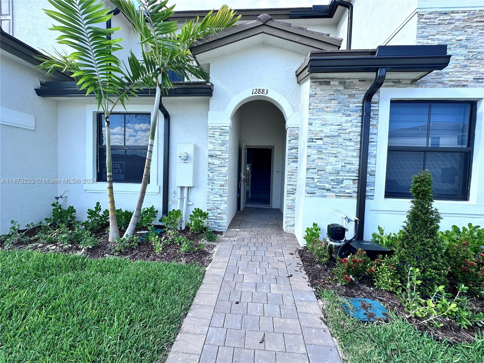 SIENNA RESERVE - Residential Lease