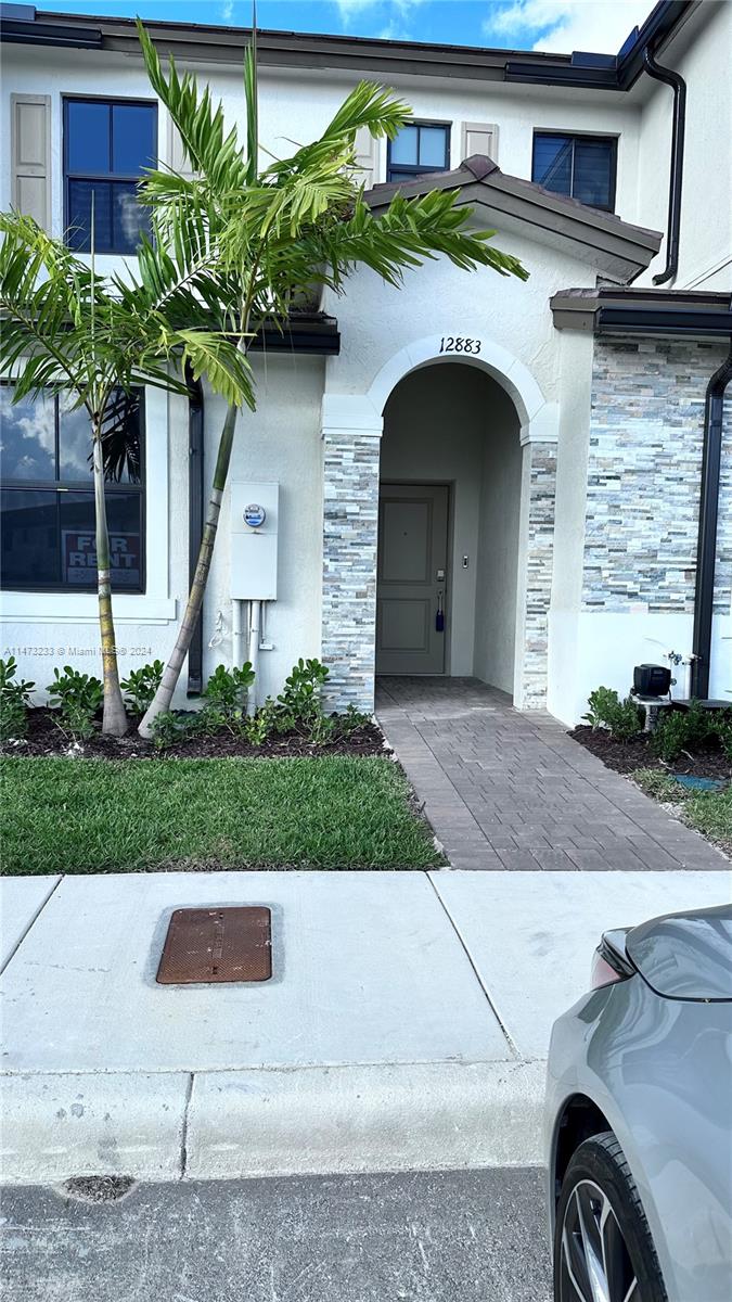 SIENNA RESERVE - Residential Lease