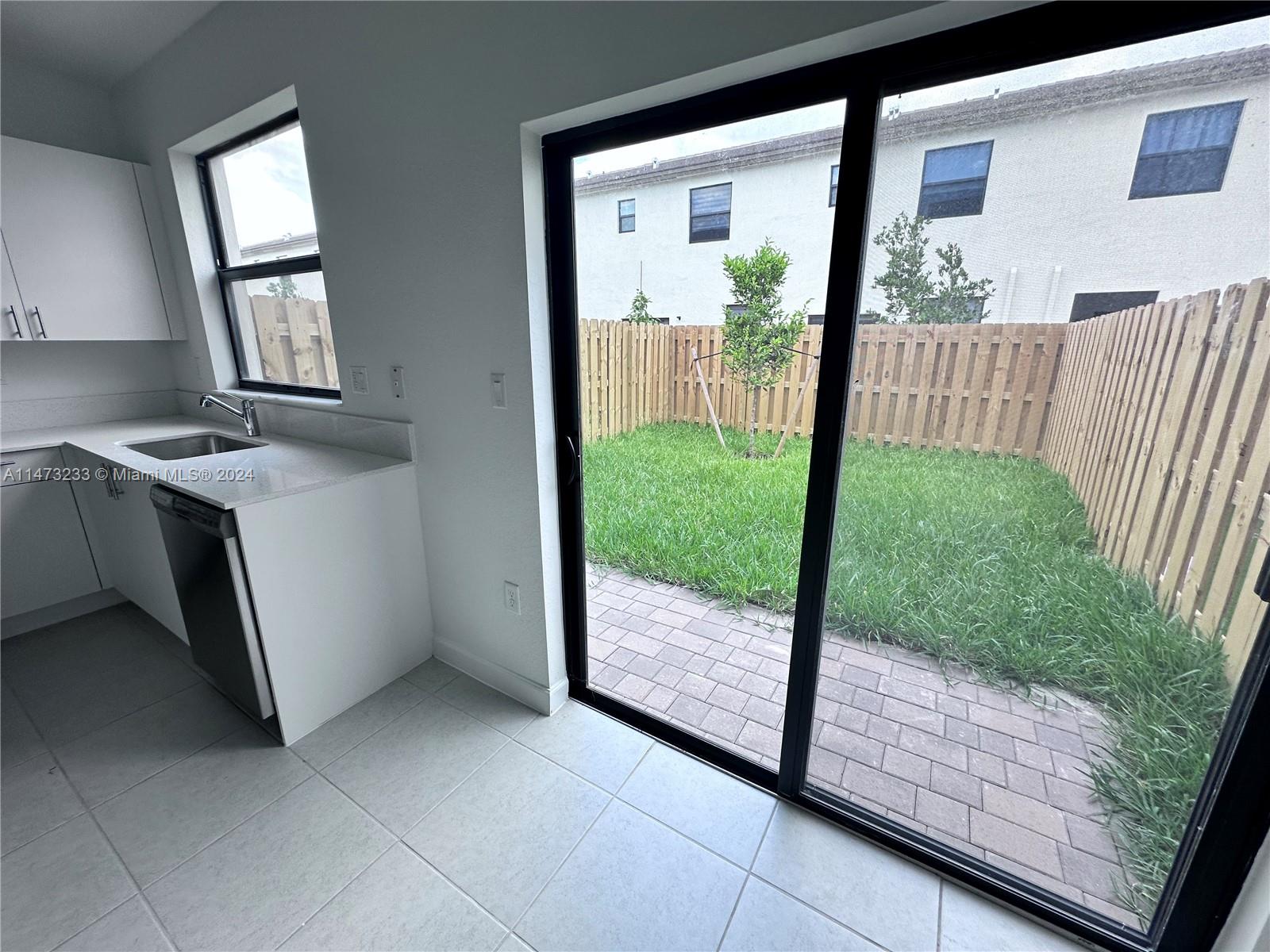 SIENNA RESERVE - Residential Lease