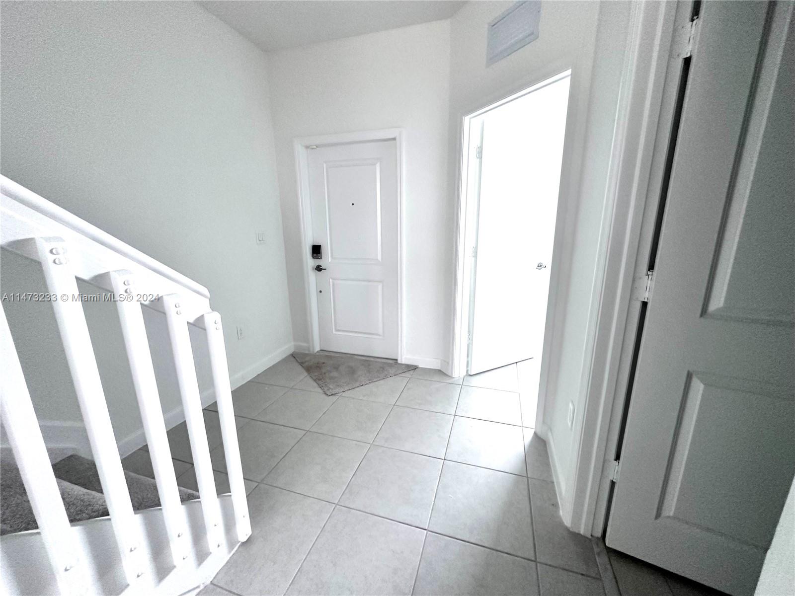 SIENNA RESERVE - Residential Lease
