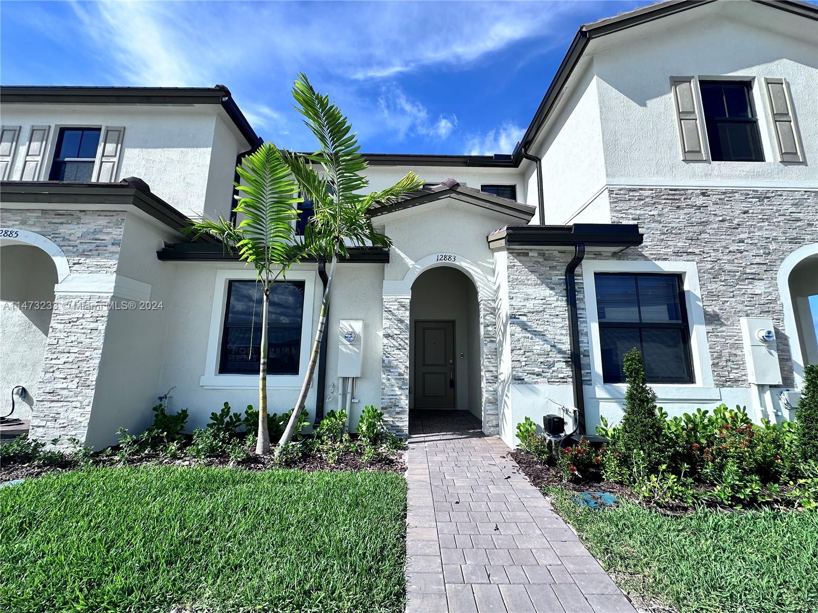 SIENNA RESERVE - Residential Lease