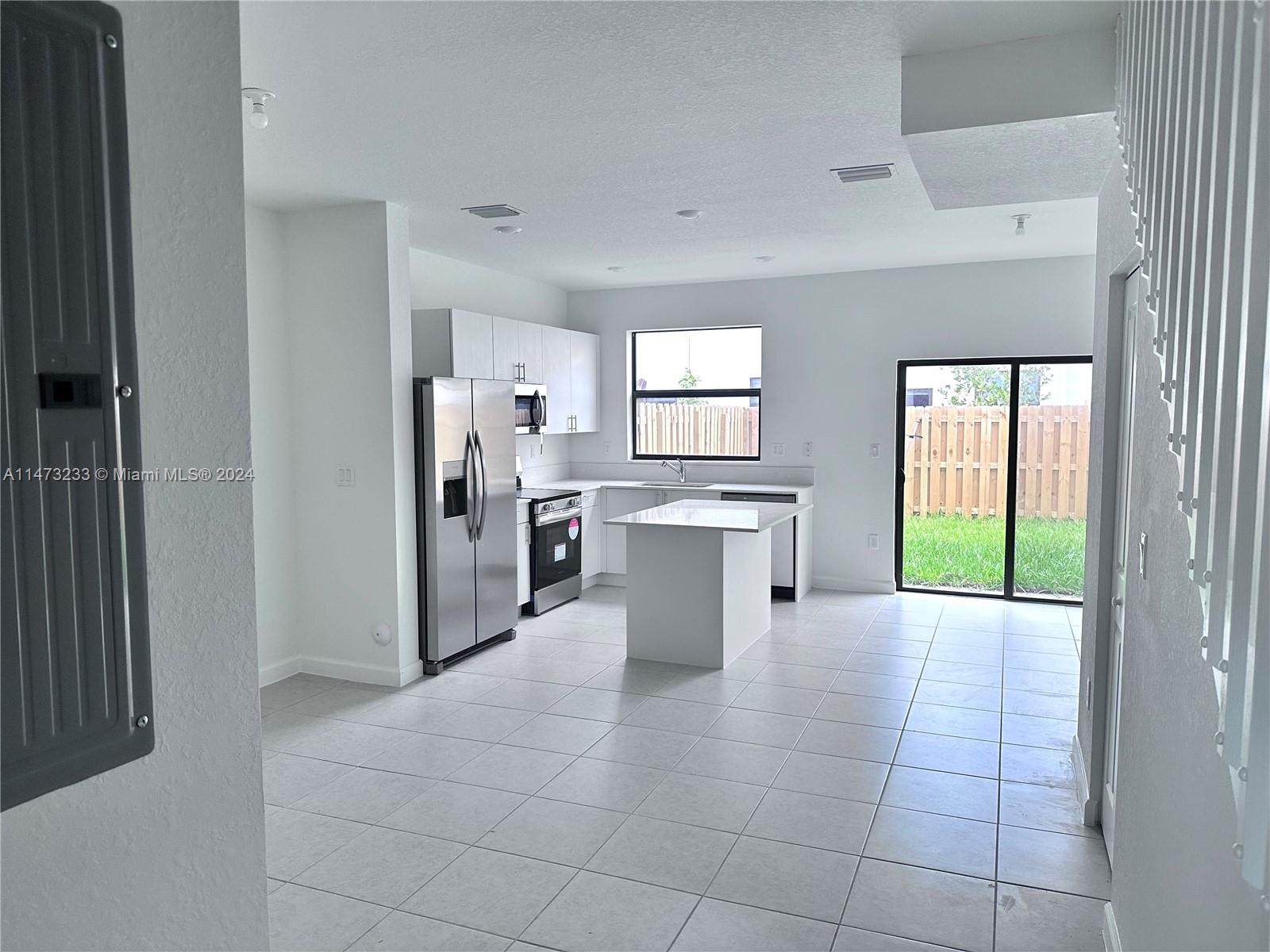 SIENNA RESERVE - Residential Lease