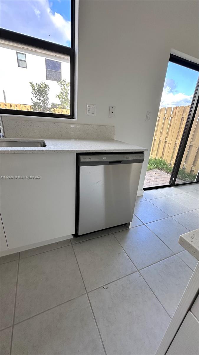 SIENNA RESERVE - Residential Lease