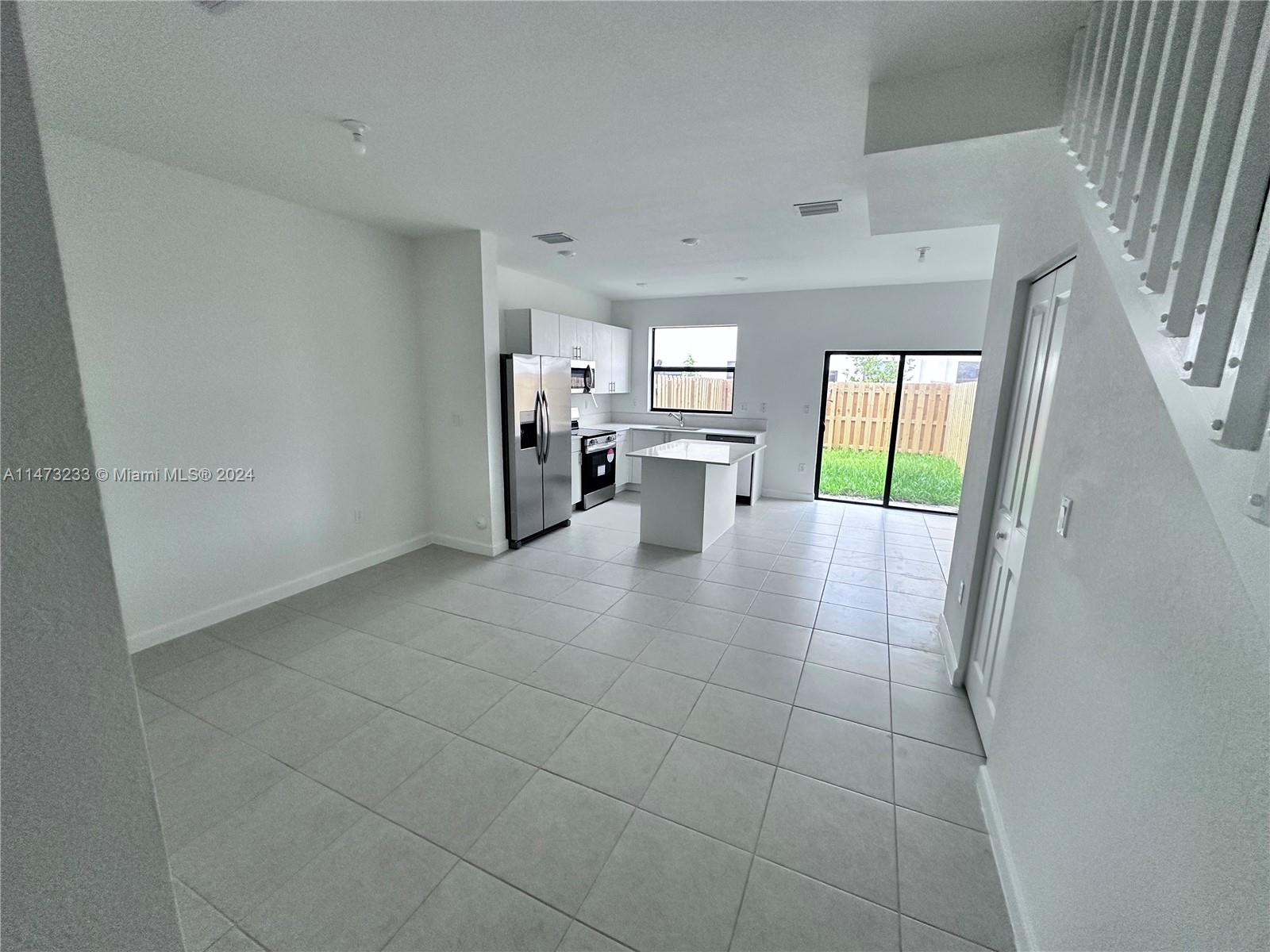 SIENNA RESERVE - Residential Lease