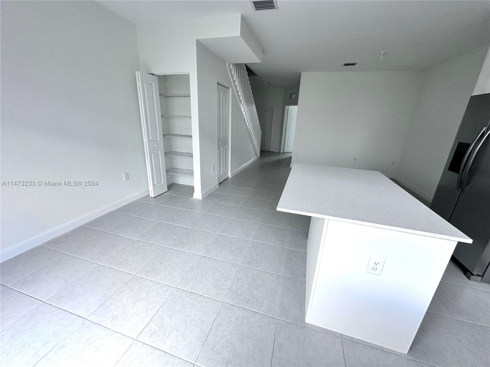 SIENNA RESERVE - Residential Lease