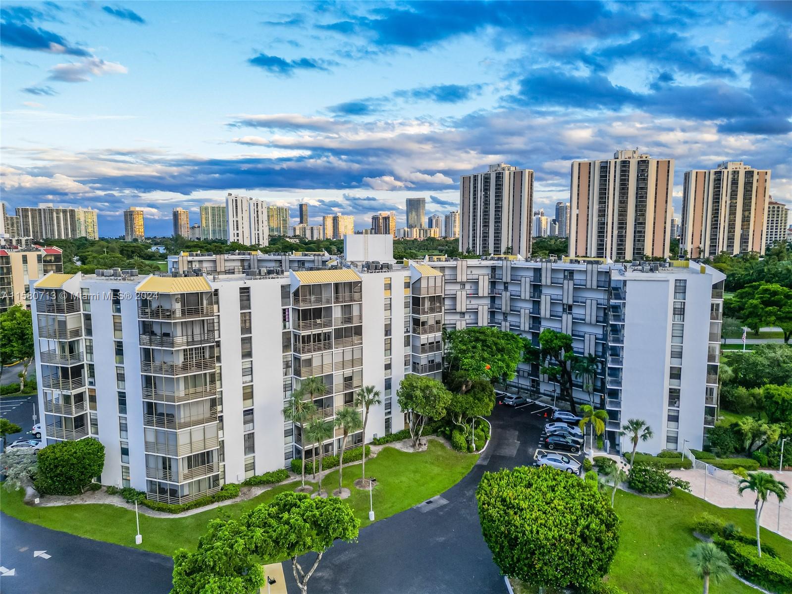 BISCAYA III CONDO - Residential