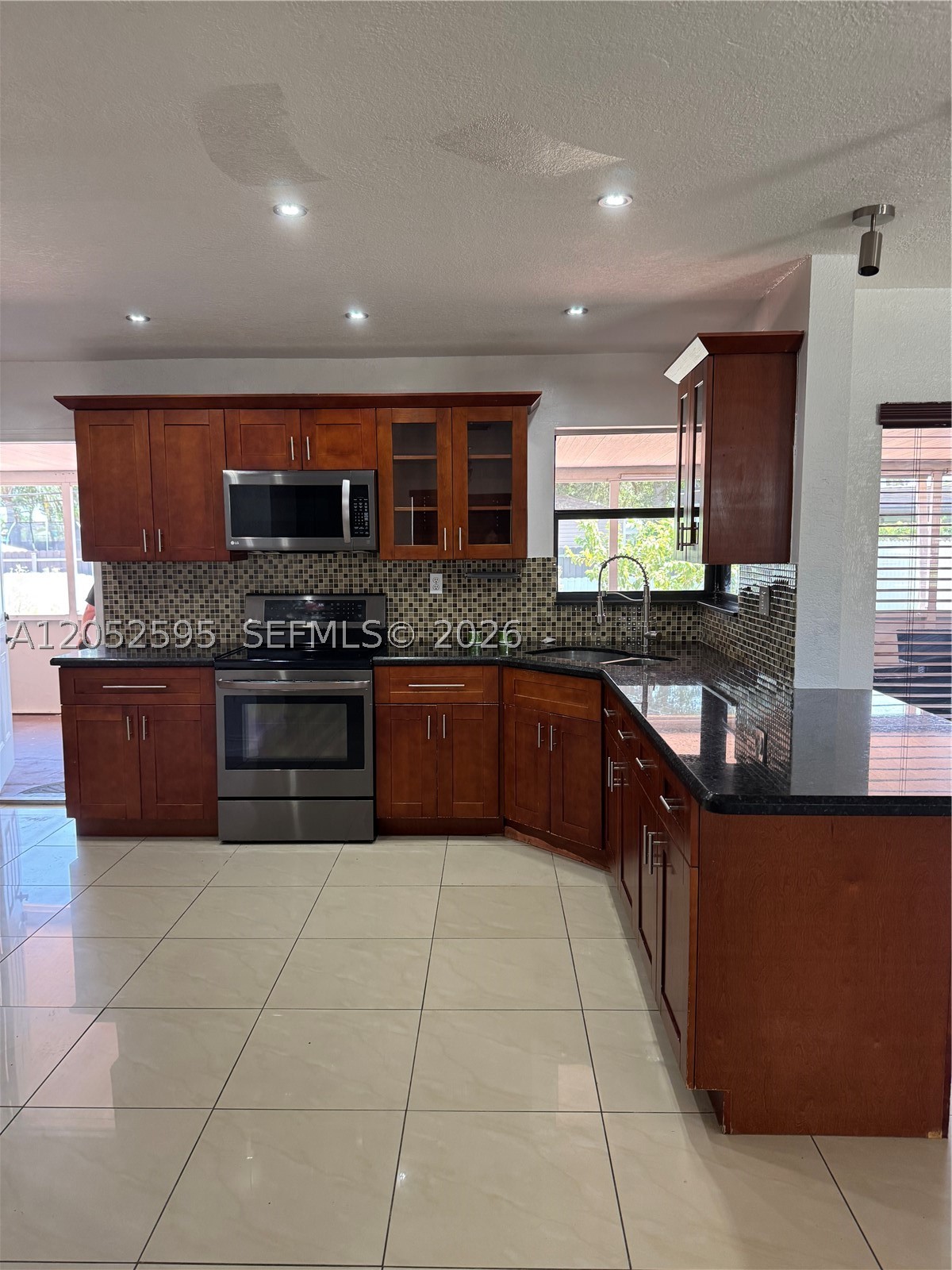PALM SPRINGS NORTH SEC N - Residential Lease
