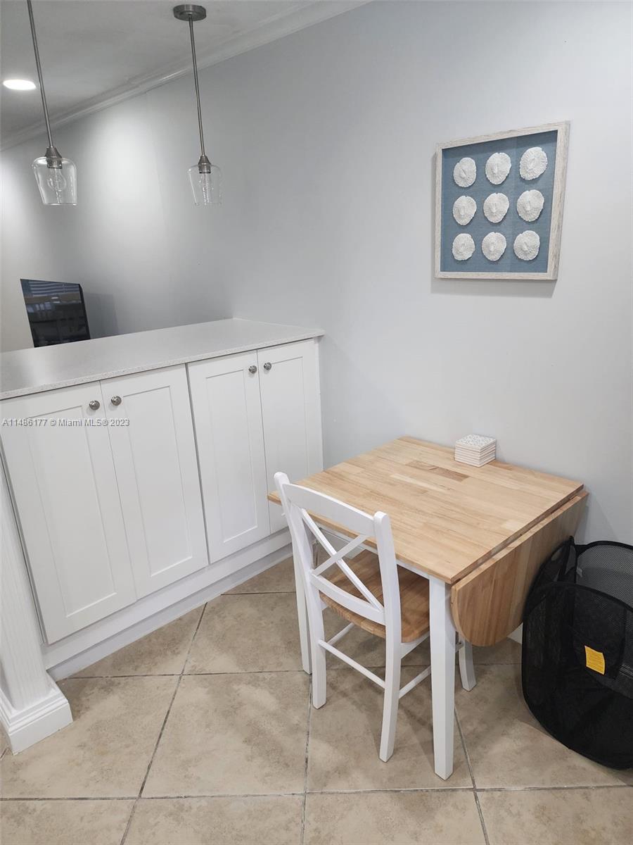 DEERFIELD COLONY COURT - Residential Lease