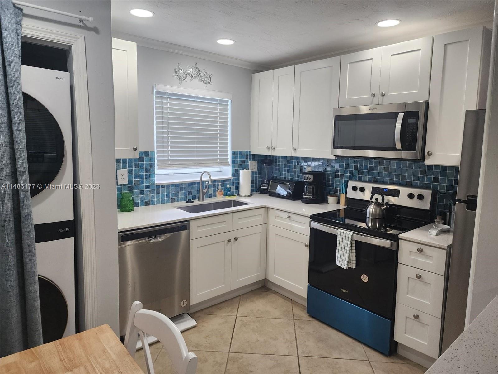 DEERFIELD COLONY COURT - Residential Lease
