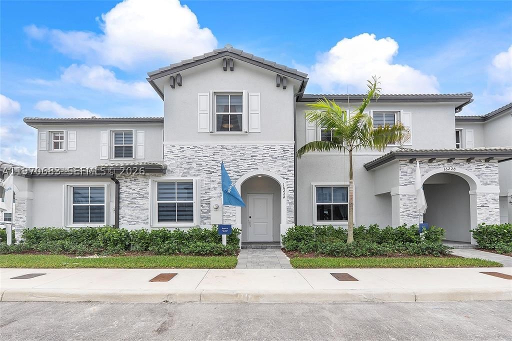 Cedar Pointe - Residential