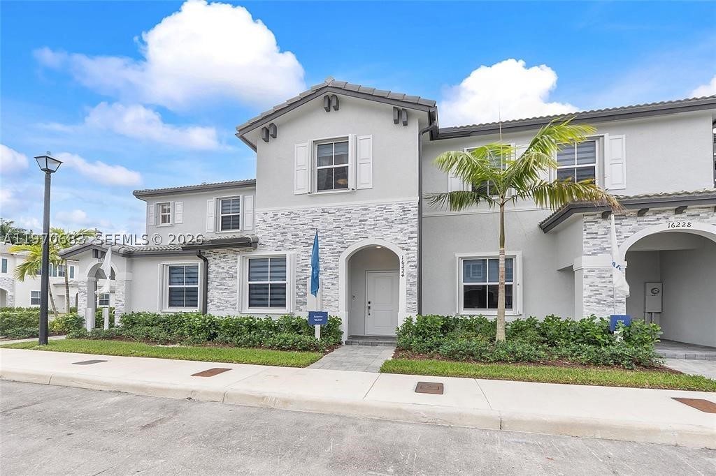 Cedar Pointe - Residential