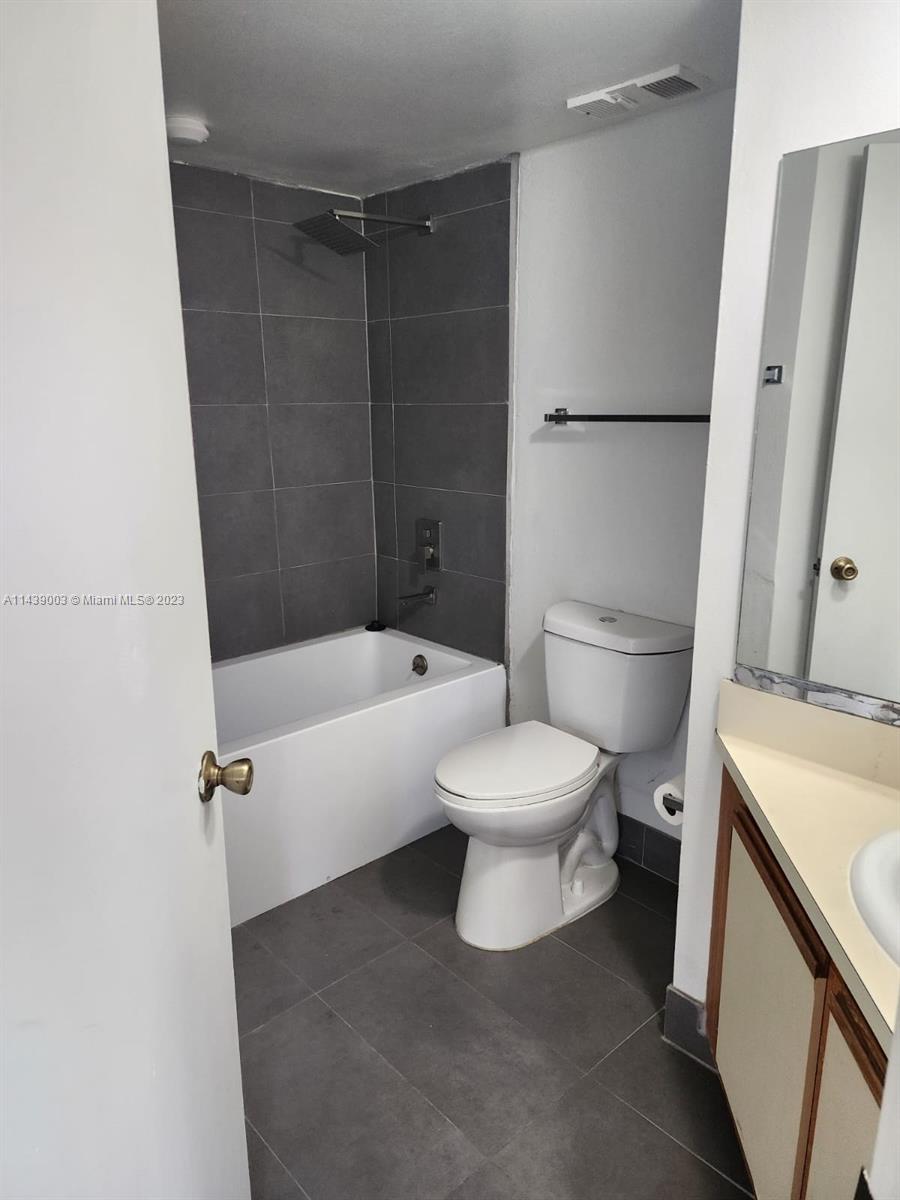 MARINA OAKS CONDO - Residential Lease