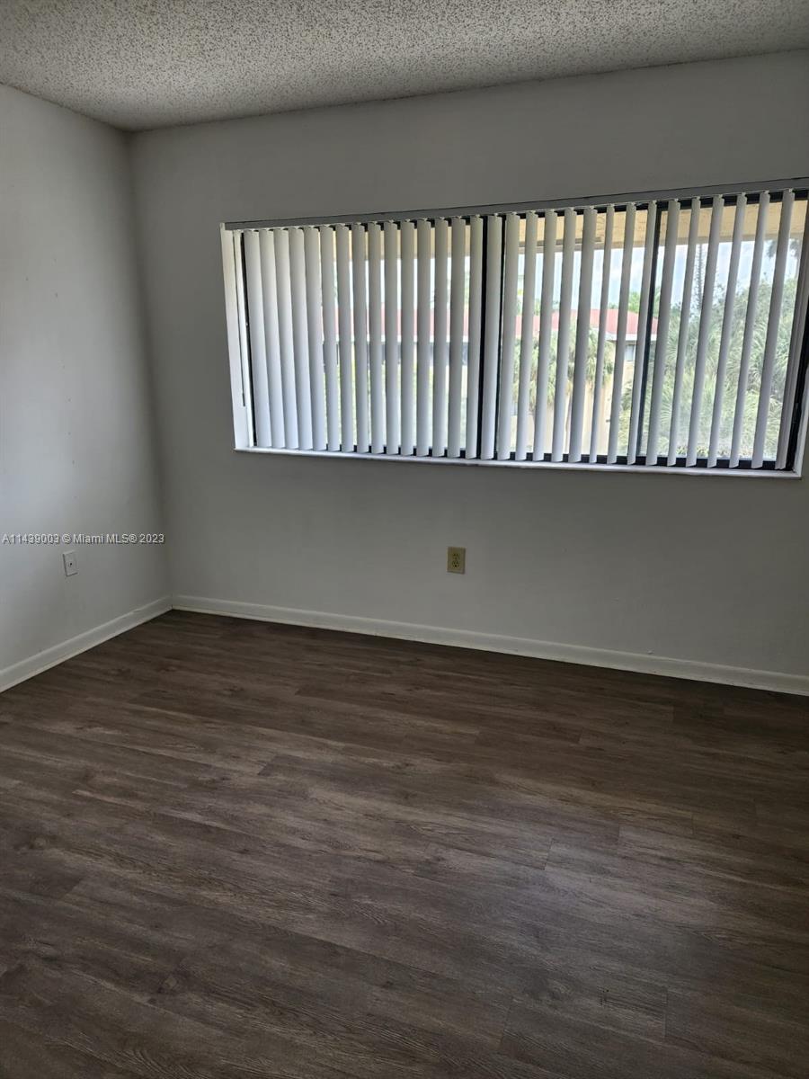 MARINA OAKS CONDO - Residential Lease