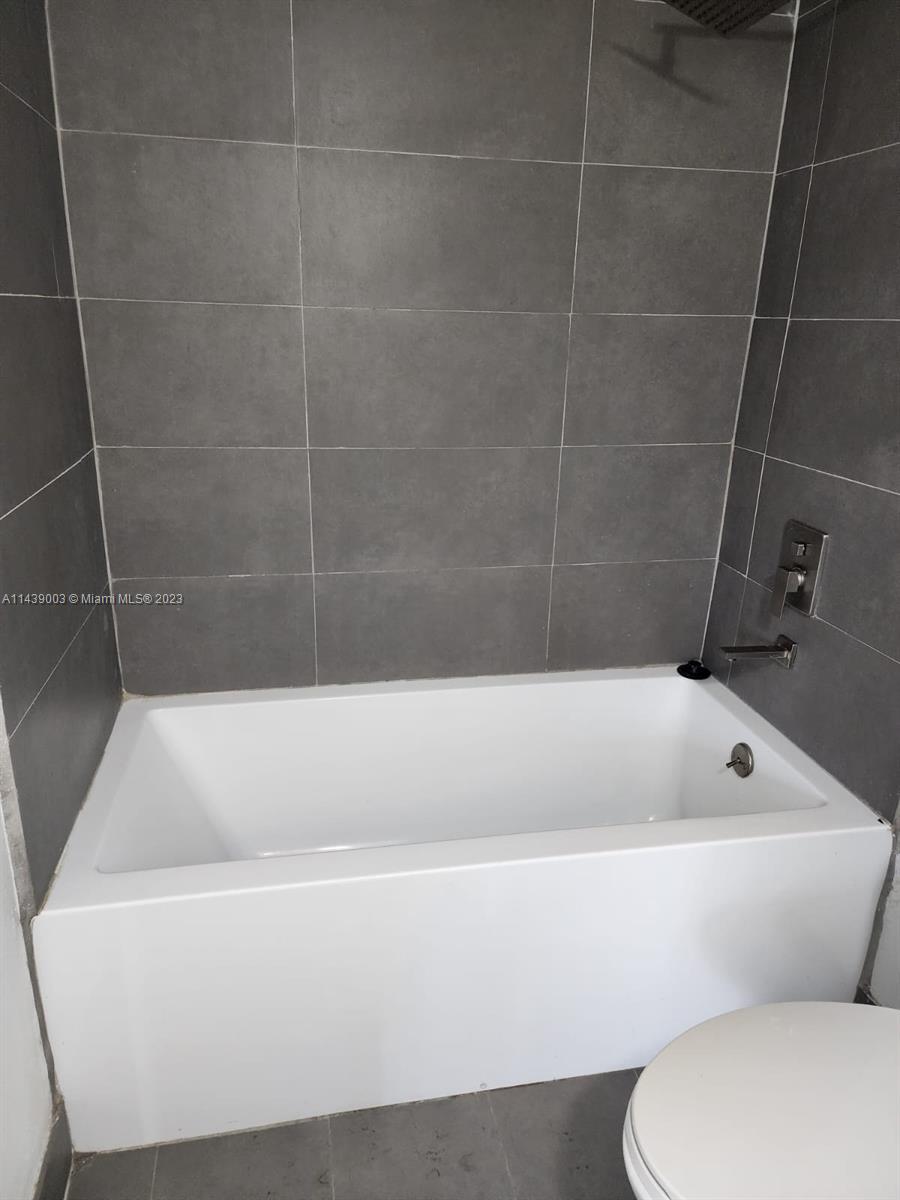 MARINA OAKS CONDO - Residential Lease