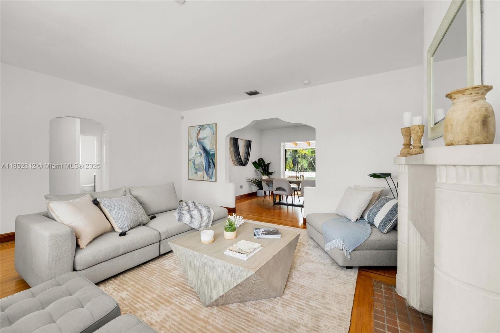 BRICKELL ESTATES - Residential