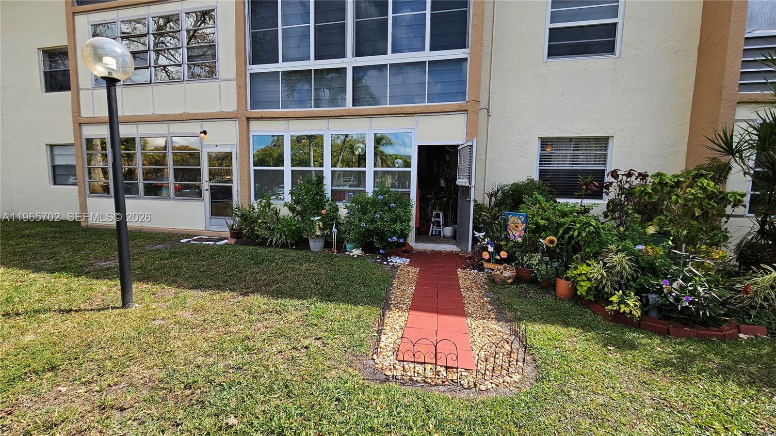 SABAL PALM VILLAGE 2 COND - Residential