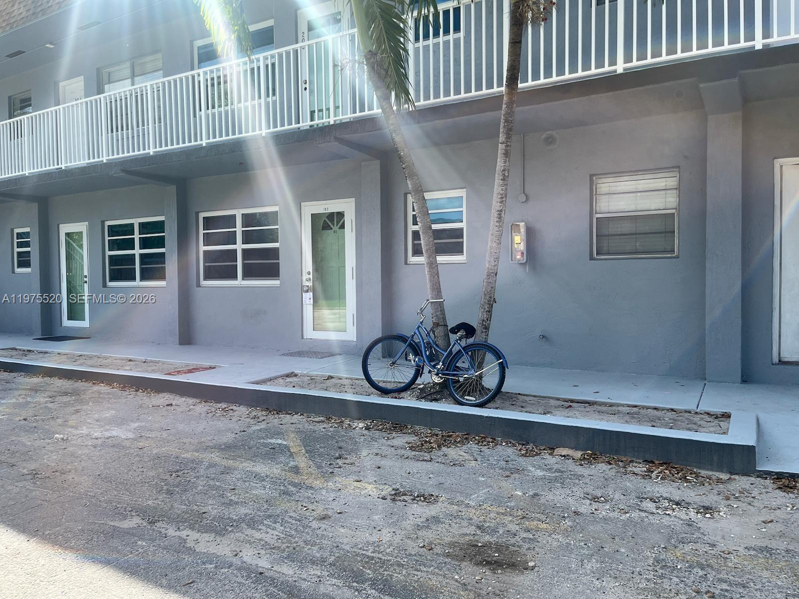 PALMS AT DANIA BEACH COND - Residential