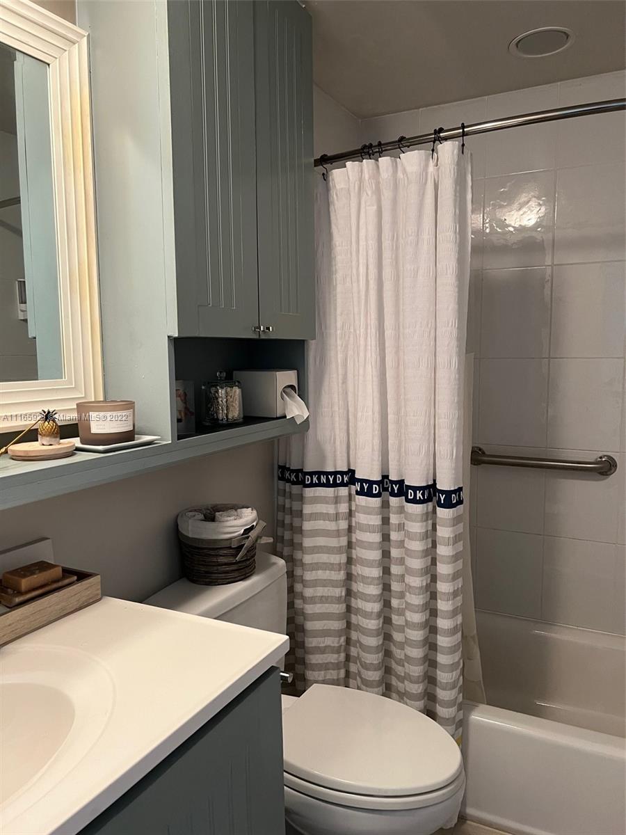 WINDSOR ESTATES NO 3 COND - Residential