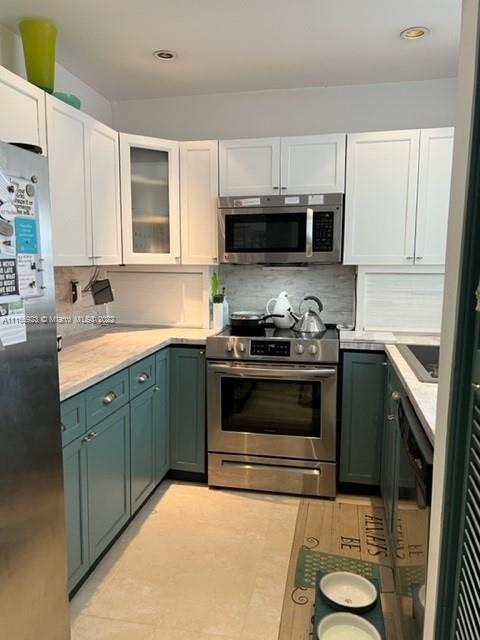 WINDSOR ESTATES NO 3 COND - Residential