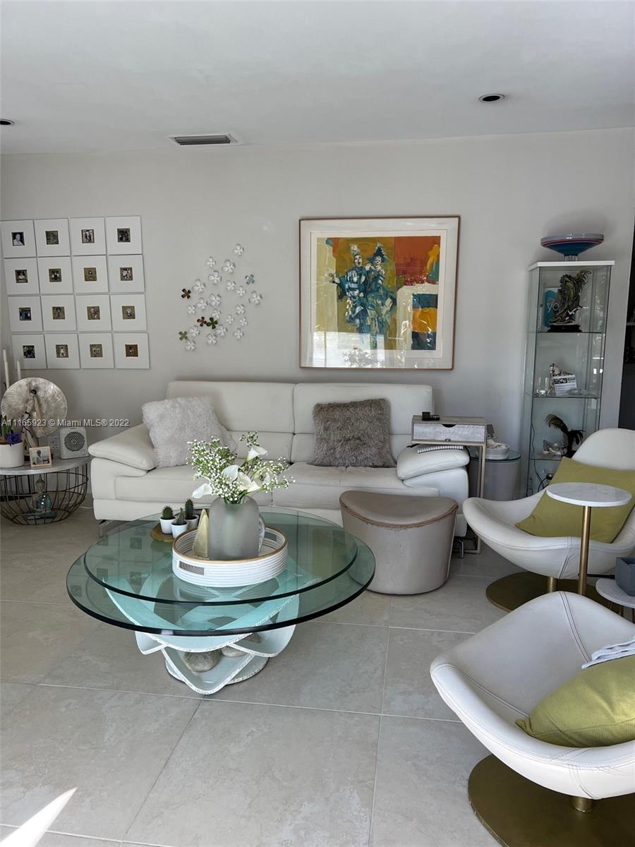 WINDSOR ESTATES NO 3 COND - Residential