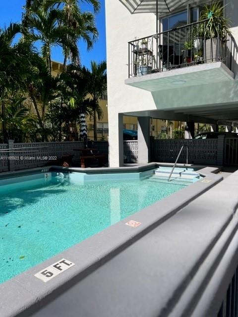 WINDSOR ESTATES NO 3 COND - Residential