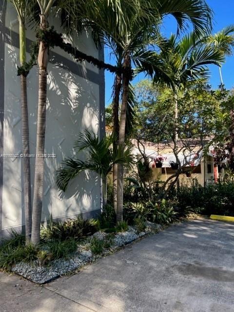WINDSOR ESTATES NO 3 COND - Residential