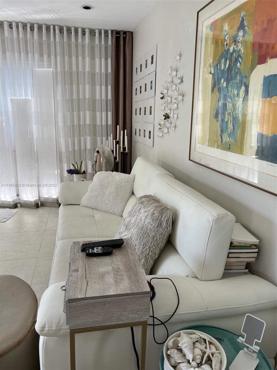 WINDSOR ESTATES NO 3 COND - Residential