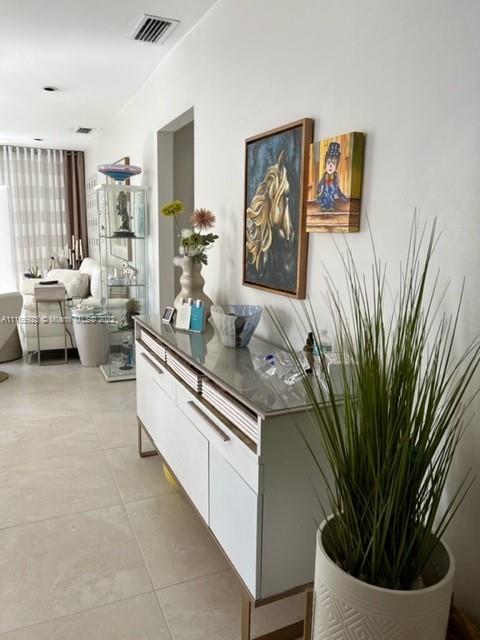 WINDSOR ESTATES NO 3 COND - Residential