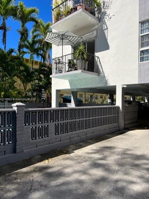 WINDSOR ESTATES NO 3 COND - Residential