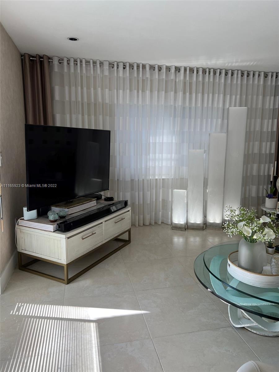 WINDSOR ESTATES NO 3 COND - Residential