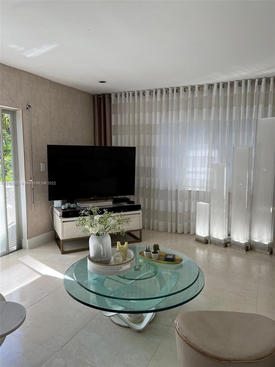 WINDSOR ESTATES NO 3 COND - Residential